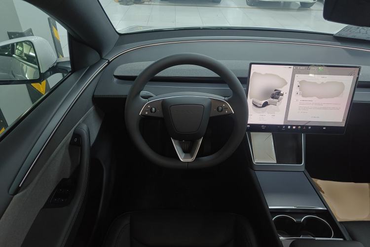 Used Tesla Model Y 2026 Rear-Drive Model Steering Wheel