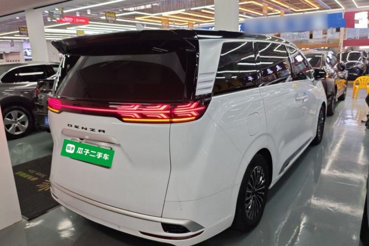 Used Denza D9 2024 DM-i 1050 Luxury Model