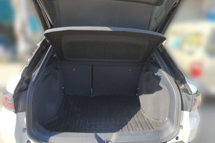 Used Volkswagen ID.4 CROZZ 2021 Long-Range PRO Two-Wheel Drive Version Trunk