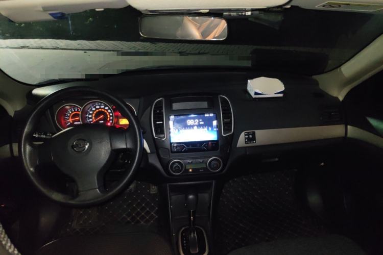 Used Nissan Sylphy 2019 Classic 1.6XE+ CVT SmartConnect Leading Edition Center Console