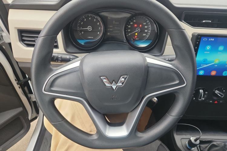 Used Wuling Hongguang PLUS 2019 1.5T Manual Comfort Version 7 Seats