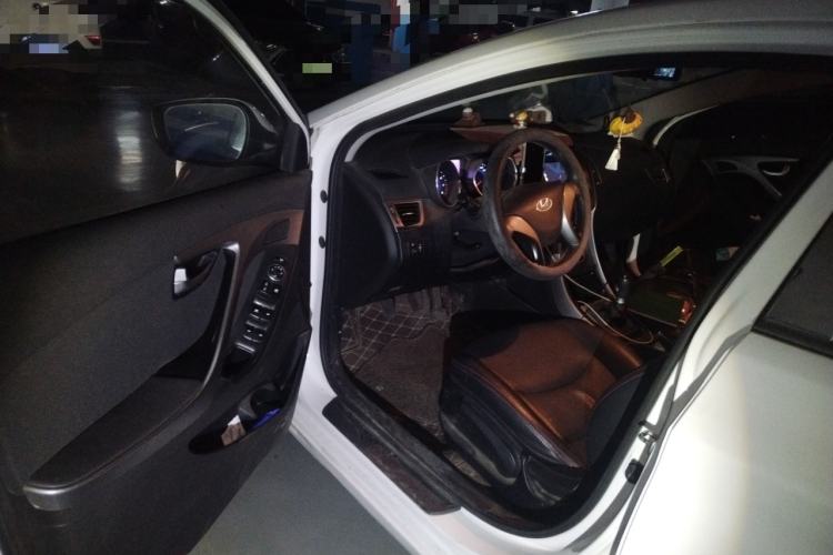 Used Hyundai Elantra (5th Generation / Langdong) 2016 1.6L Manual Luxury Model