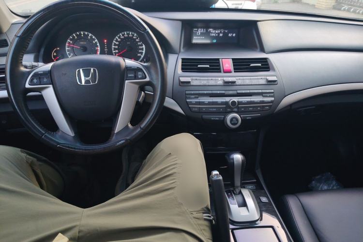 Used Honda Accord 2012 2.4L SE Center Console