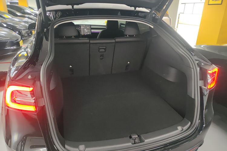 Used Tesla Model Y 2023 Rear-Wheel-Drive Version