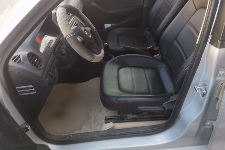 Used Volkswagen Jetta 2015 Zhuihui Edition 1.4L Manual Fashion Model