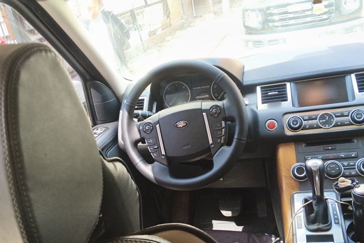 Used Land Rover Range Sport 2013 3.0 TDV6 Diesel Edition Steering Wheel