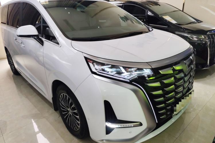 Used Denza D9 2022 DM-i 970 Four-Wheel Drive Flagship Model
