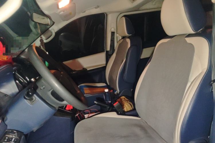 Used FORTHING Lingzhi PLUS 2024 1.5T Manual Luxury 7-Seater Left Front Seat