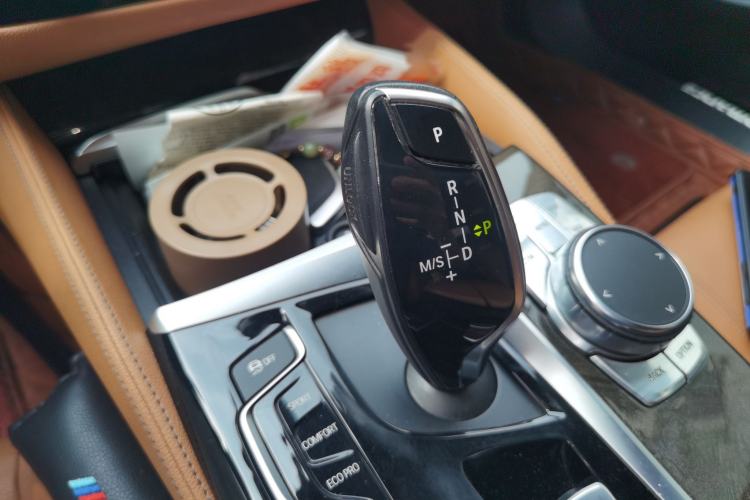 Used BMW 5 Series 2018 Restyled 530Li Leading Edition M Sport Package
