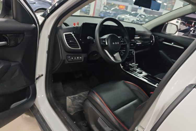 Used Kia Seltos 2023 1.5L CVT Luxury Edition Driver Seat