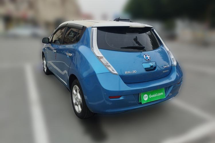 Used Venucia Leaf 2014 Navigation Version 6.6 KW
