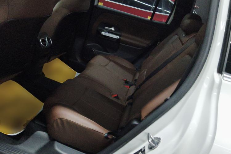 Used Mercedes-Benz GLB 2023 Refreshed GLB 200 Dynamic Edition Left Rear Seat