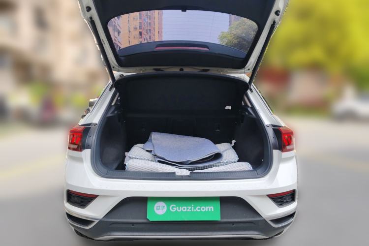 Used Volkswagen T-ROC 2021 280TSI DSG Two-Wheel Drive Comfort Connect Edition Trunk