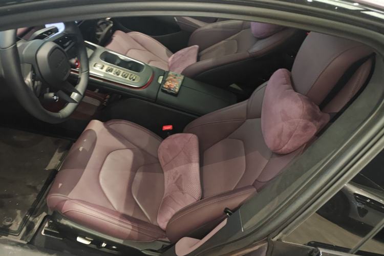 Used Xiaomi Auto SU7 2024 Four-Wheel Drive Ultra-Long Range Advanced Intelligent Driving Max Edition
