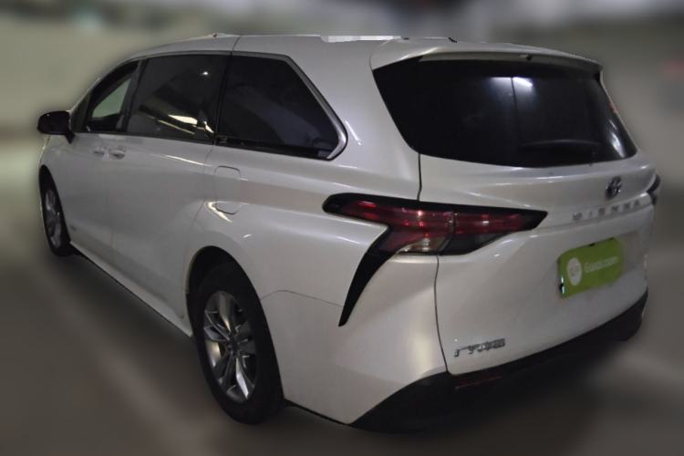 Used Toyota SIENNA 2023 2.5L Hybrid Comfort Edition
