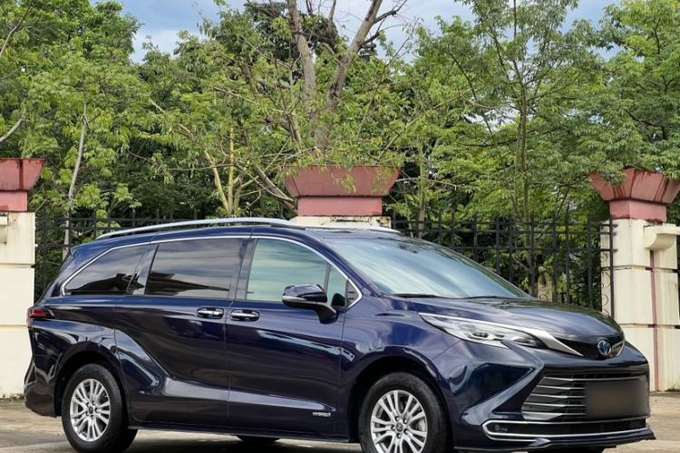 Used Toyota Sienna 2021 2.5L Hybrid Luxury Edition
