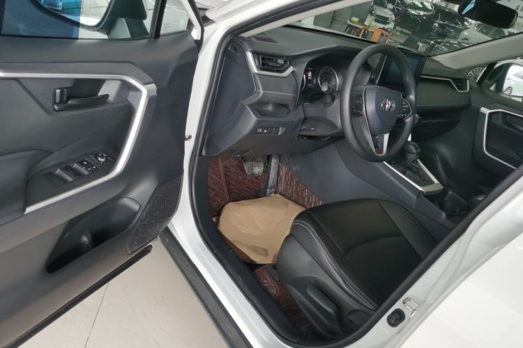 Used Toyota RAV4 2021 2.0L CVT Two-Wheel Drive Urban Edition Driver Seat