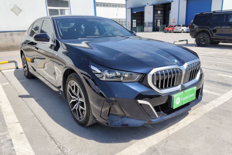 Used BMW i5 2025 eDrive 35L M Sport Package Front Right 45 Deg