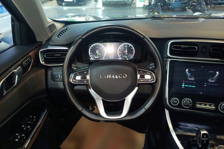 Used Lynk & Co 01 2019 2.0T Two-Wheel-Drive Pro Version China VI Standard
