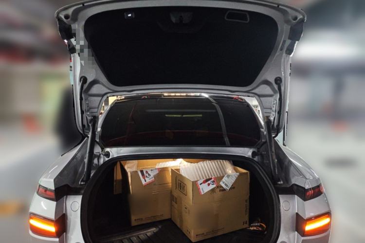 Used XPeng P7 2023 P7i 610 Max Performance Edition Trunk