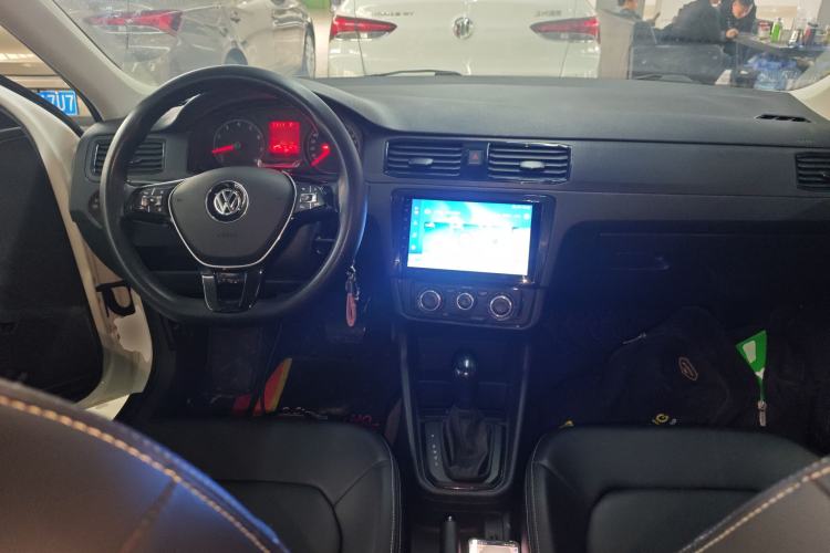 Used Volkswagen Santana 2021 1.5L Automatic Fashion Edition Center Console