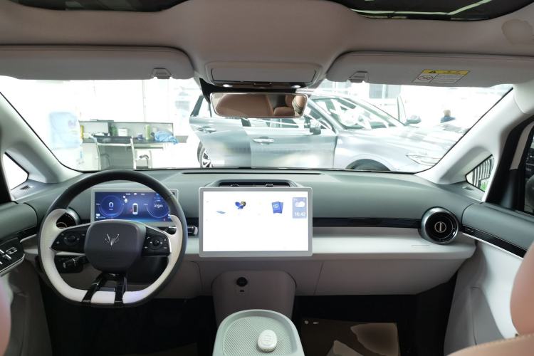 Used ARCFOX Kaola S 2024 PRO Center Console