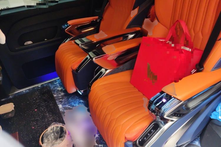 Used Mercedes-Benz Vito 2023 2.0T Business Version 7 Seats Left Rear Seat