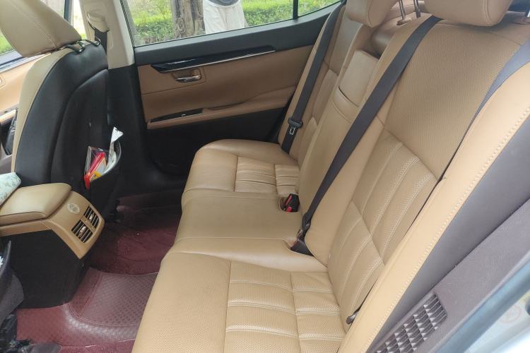 Used Lexus ES 2015 300h Comfort Edition