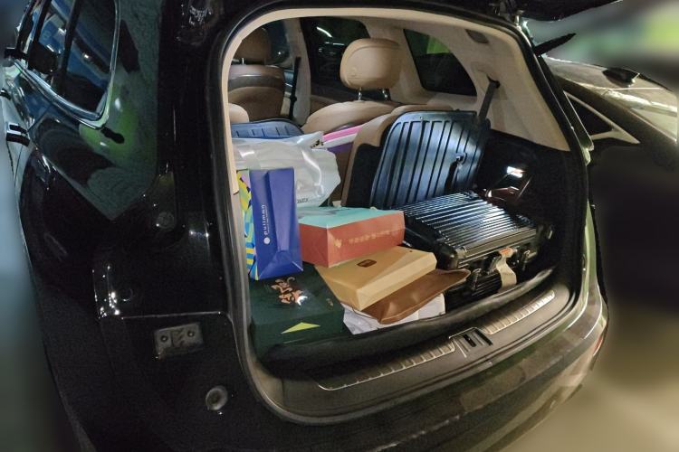 Used Hima AITO M7 2022 1.5T Four-Wheel Drive Luxury Edition Trunk