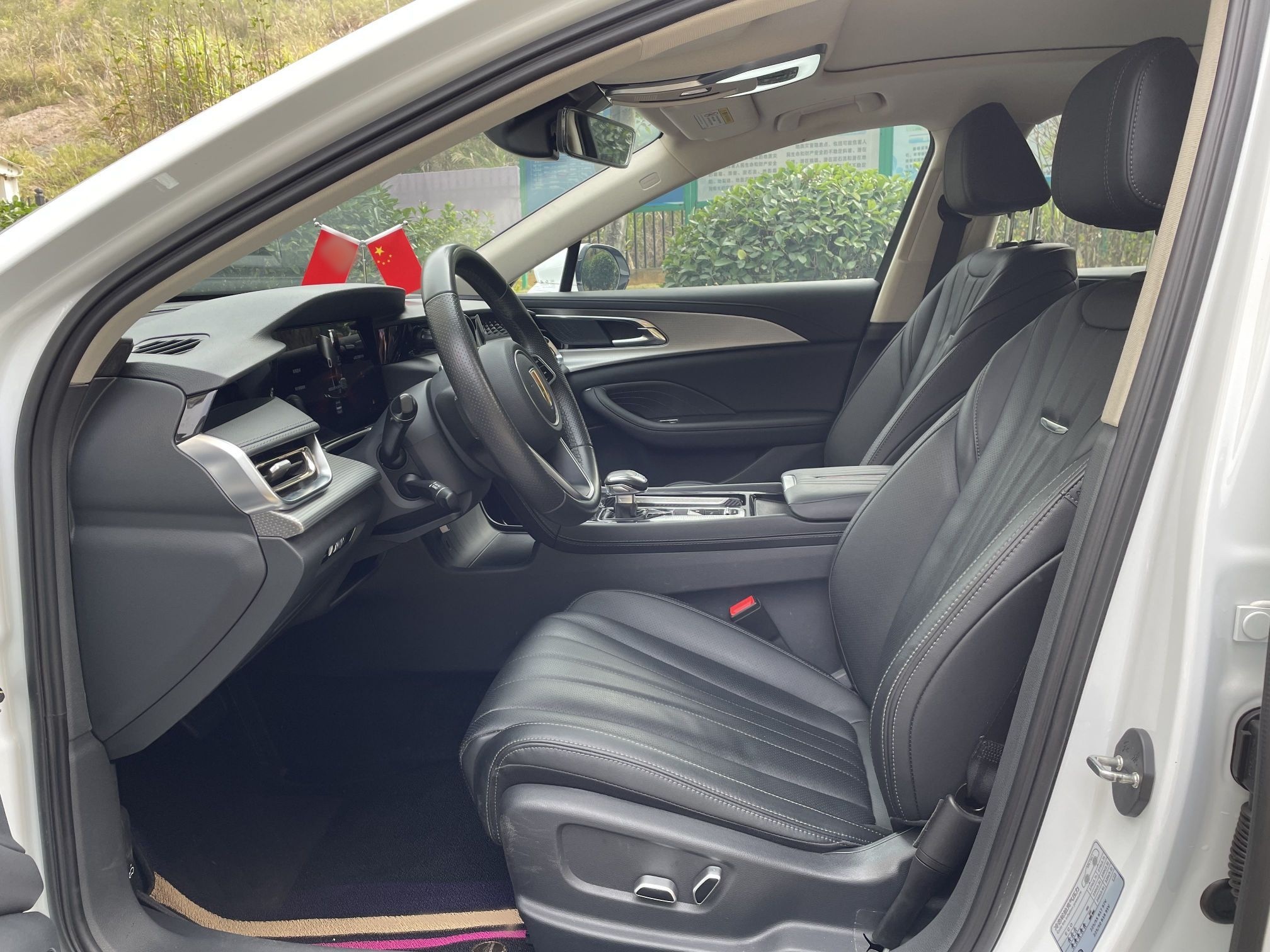 Hongqi H5 2023 2.0T Automatic Smart Connect Flagship Edition - Chinese Trim Xiang — снимка 8