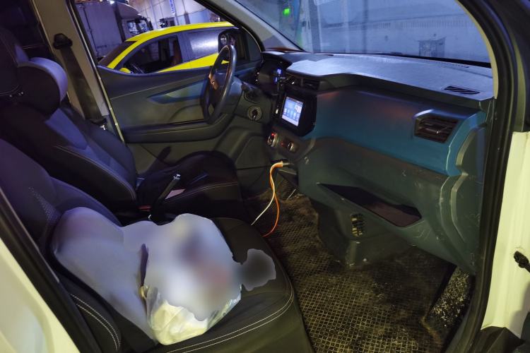 Used SAIC MAXUS EV30 2019 City Logistics Vehicle Fast Delivery Version Long Wheelbase Mengguli 35 kWh
