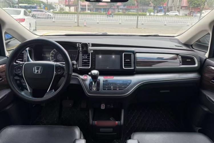 Used Honda Elysion 2016 2.4L Comfort Edition Interior 1