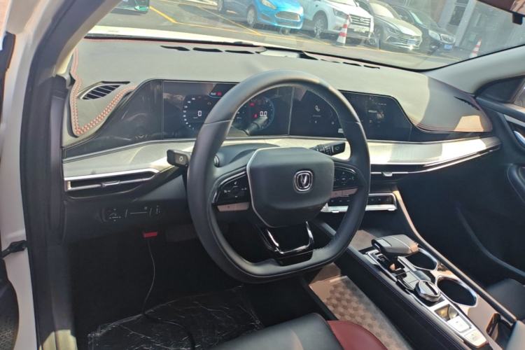 Used CHANGAN Eado 2023 Changan Edition PLUS Blue Whale NE 1.4T GDI DCT Prestige Version Center Console