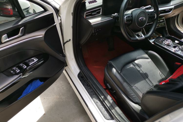 Used Kia K5 2020 270T CVVD Luxury Tech Edition Driver Seat