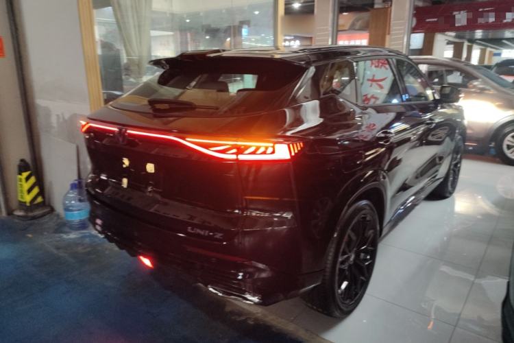 Used Changan UNI-Z New Energy 2025 Model, Smart New Blue Whale 125km Battleship+ Version
