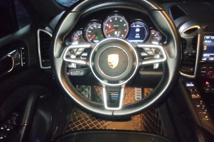 Used Porsche Cayenne 2015 Cayenne 3.0T Steering Wheel