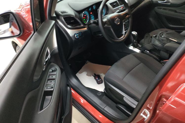 Used Buick Encore 2015 1.4T Automatic Two-Wheel Drive Urban Elite Version