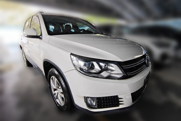 Used Volkswagen Tiguan 2015 1.8TSI Automatic Two-Wheel Drive Trend Edition Front Right 45 Deg