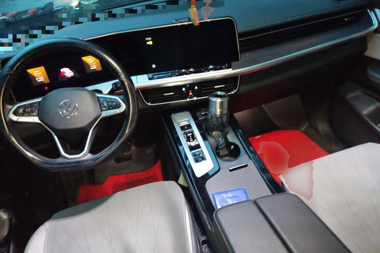 Used Volkswagen Tavendor 2023 330TSI Luxury Touring Edition
