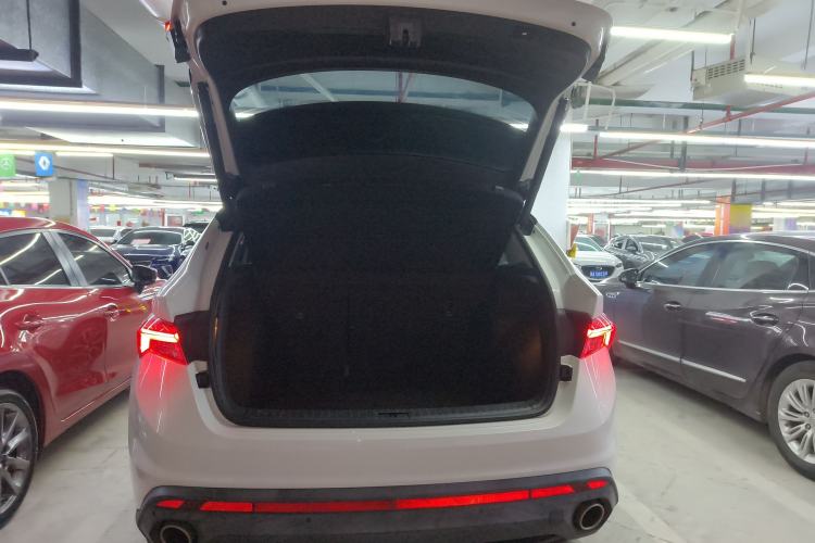 Used Skoda Kodiaq GT 2019 TSI330 Two-Wheel-Drive Luxury Edition China VI Standard Trunk