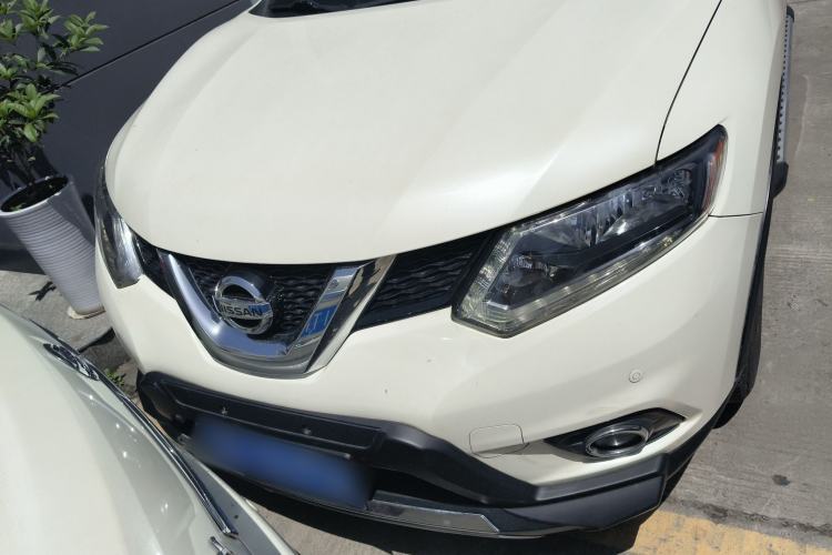 Used Nissan X-Trail 2014 2.5L CVT Leading Edition 4WD
