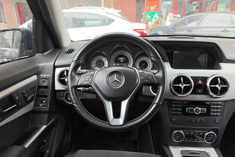 Used Mercedes-Benz GLK-Class 2013 GLK 300 4MATIC Dynamic Sunroof Model

