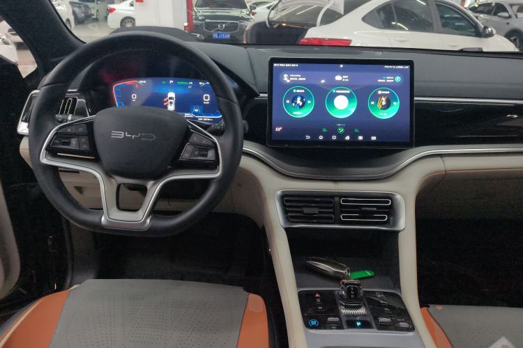 Used BYD Song PLUS New Energy 2023 Champion Edition DM-i 110KM Flagship PLUS Center Console