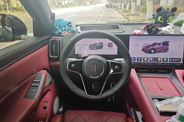 Used Hima AITO M8 2025 Extended-Range Max Version 37 kWh 6-Seater Steering Wheel