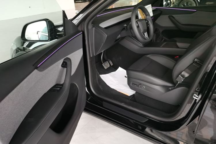 Used Tesla Model Y 2026 Rear-Drive Model
