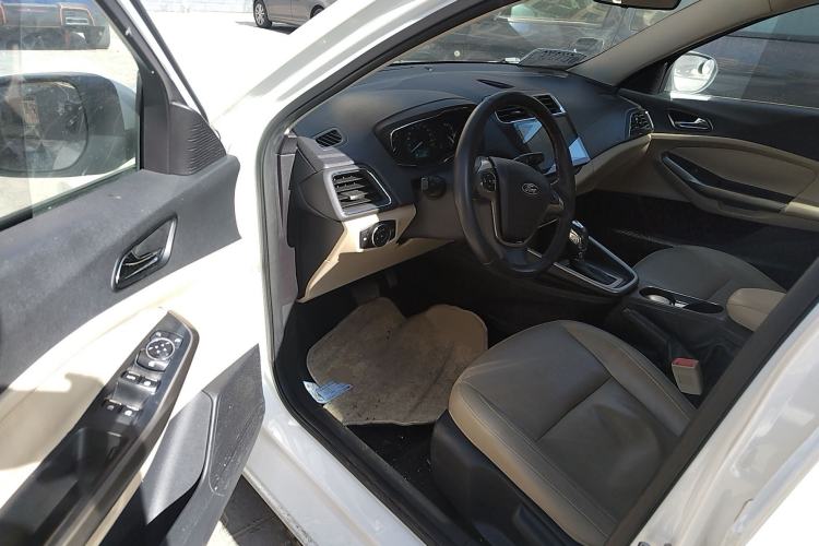 Used Ford Escort 2015 1.5L Automatic Fashion Model