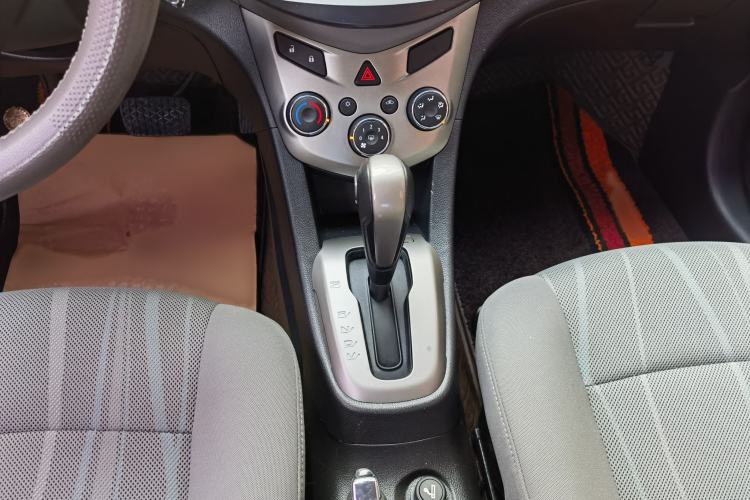 Used Chevrolet Aveo Sonic 2014 Hatchback 1.4SL AT Fashion Edition
