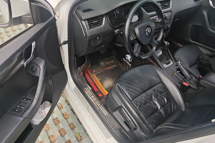 Used Skoda Octavia 2016 1.6L Automatic Smart Drive Edition Driver Seat