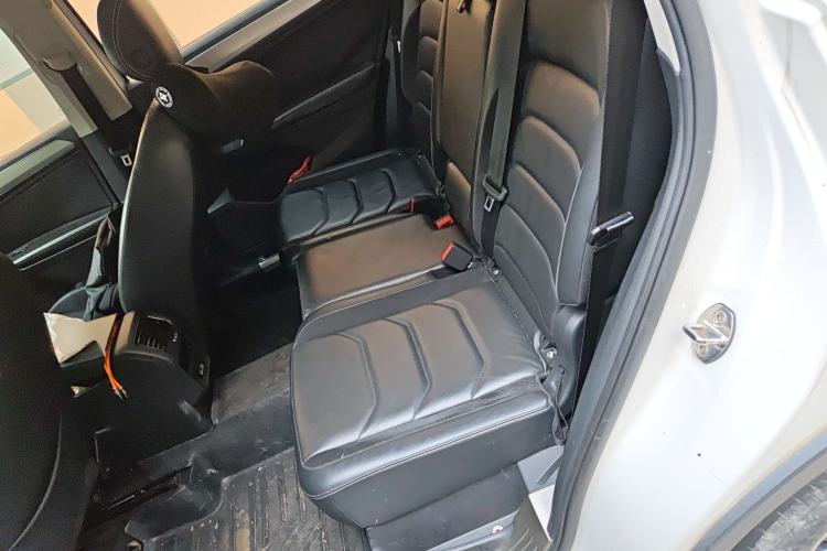 Used Volkswagen Tiguan L 2017 330TSI Automatic Two-Wheel Drive Luxury Edition Left Rear Seat