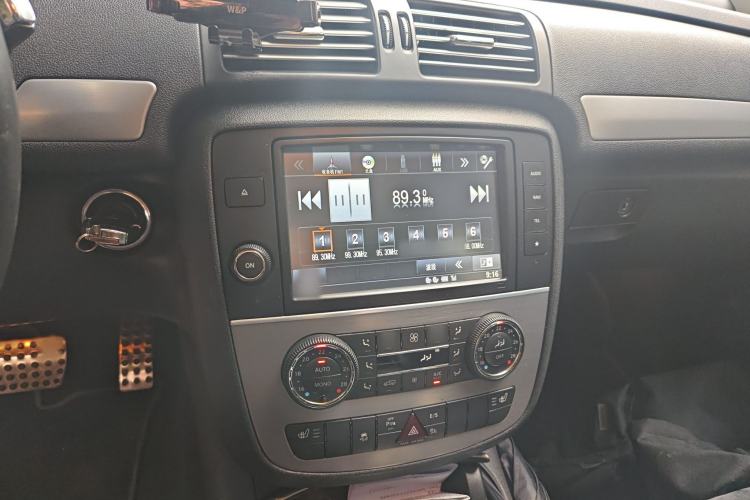 Used Mercedes-Benz R-Class 2014 R 320 4MATIC Business Model Audio And AC Panel